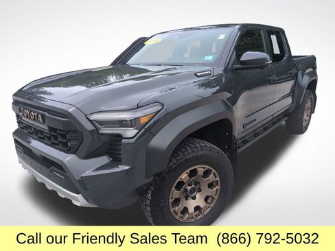 Used 2024 Toyota Tacoma 4x4 Double Cab Hybrid image 1