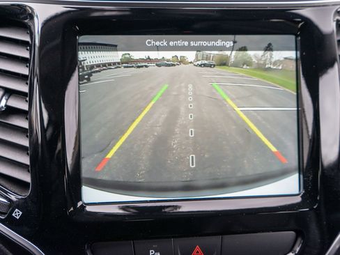 Used 2020 Jeep Cherokee Limited AWD/4WD image 19