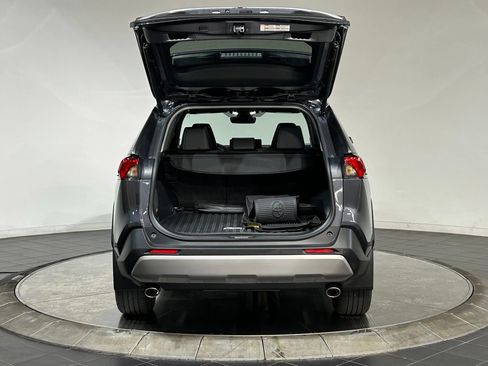 Used 2025 Toyota RAV4 Limited FWD image 31