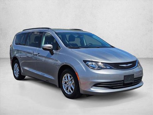 Used 2020 Chrysler Voyager LX w/ Cold Weather Group FWD image 3