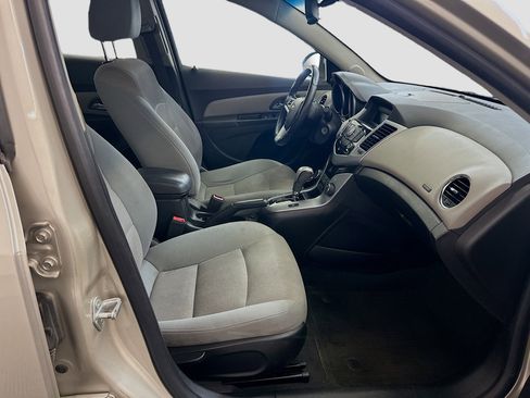 Used 2014 Chevrolet Cruze LT image 30