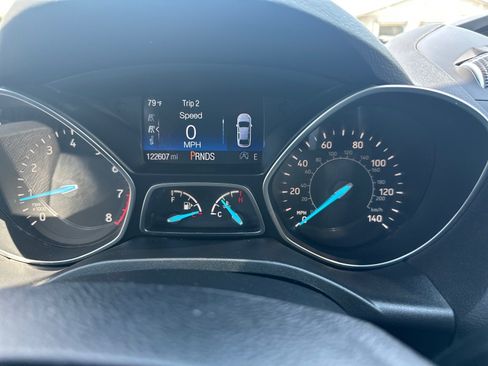 Used 2017 Ford Escape SE w/ SE Cold Weather Package FWD image 21