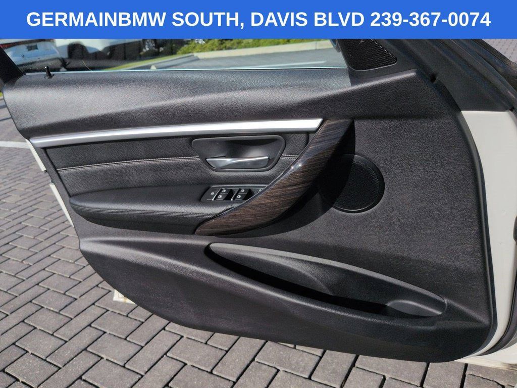 Used 2017 BMW 330i xDrive Sedan AWD/4WD image 30