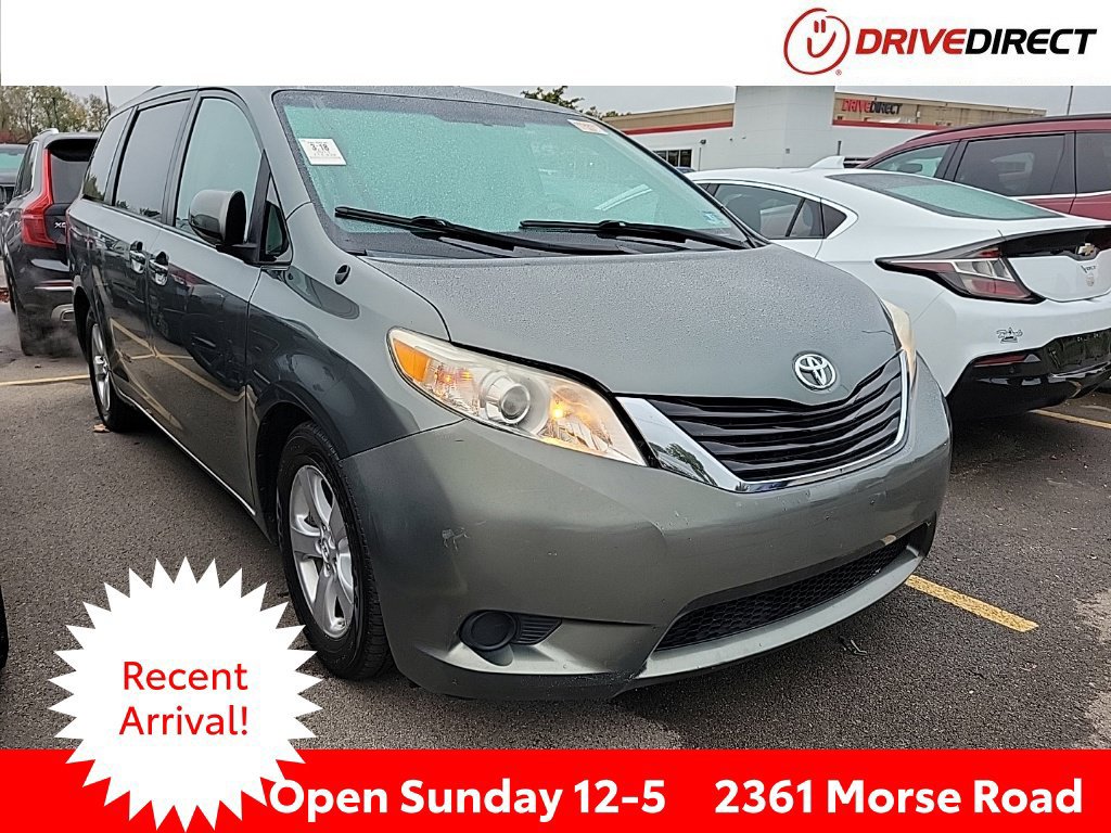 Used 2014 Toyota Sienna LE FWD image 1