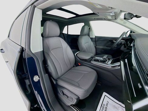 Used 2025 Audi Q8 Premium Plus image 31