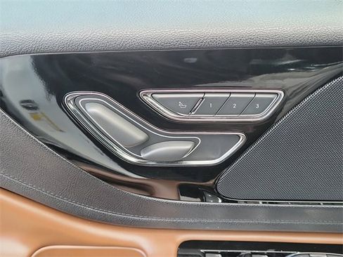 Used 2022 Lincoln Aviator Reserve w/ Elements Package Plus image 31