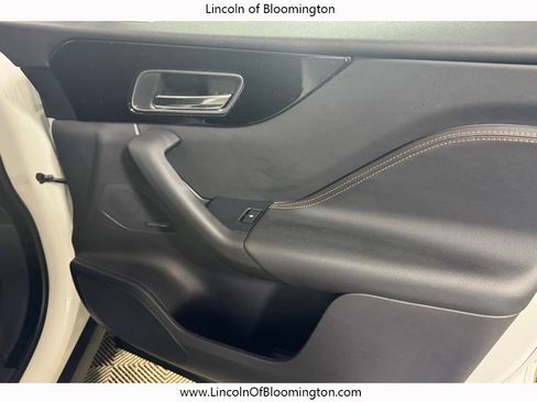 Used 2019 Jaguar F-PACE Prestige image 19