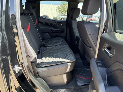 Used 2024 Chevrolet Colorado Z71 w/ Z71 Convenience Package 2 AWD/4WD image 16