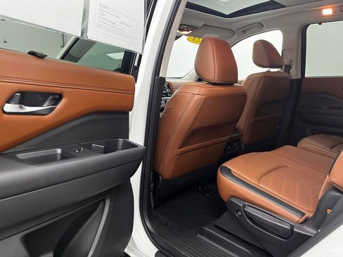 Used 2023 Nissan Pathfinder Platinum w/ Cargo Package image 31