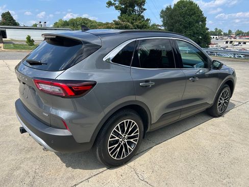 Used 2025 Ford Escape SE w/ PHEV Premium Package FWD image 6