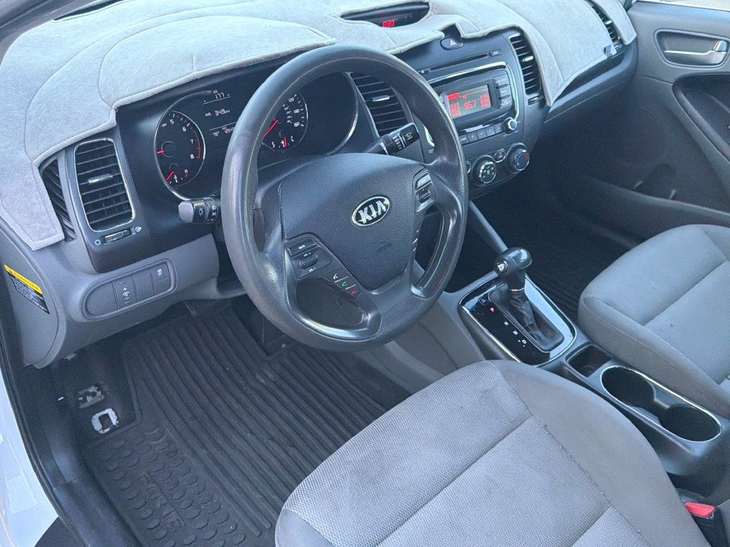 Used 2017 Kia Forte LX FWD image 5