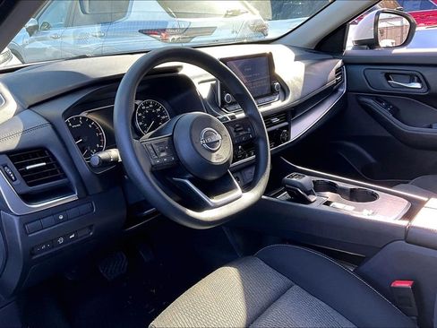 Used 2024 Nissan Rogue SV image 15