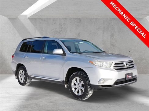 Used 2012 Toyota Highlander SE w/ Tow Pkg image 1