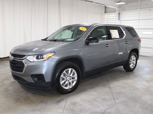 Used 2021 Chevrolet Traverse LS image 4