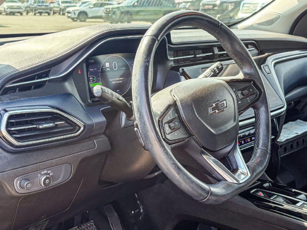 Used 2022 Chevrolet Bolt EUV Premier w/ Sun & Sound Package FWD image 8