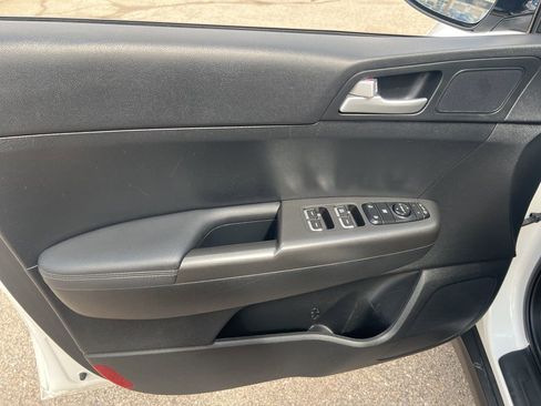 Used 2020 Kia Sportage LX w/ LX Popular Package image 7