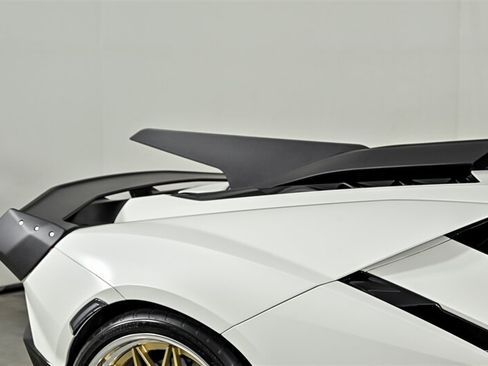 Used 2024 Lamborghini Revuelto AWD/4WD image 43