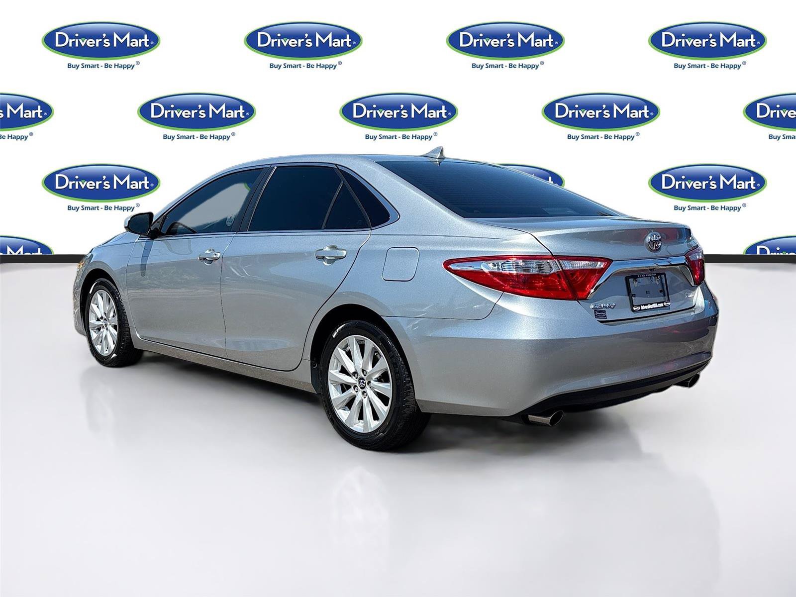 Used 2017 Toyota Camry XLE w/ Advanced Technology Package FWD image 5