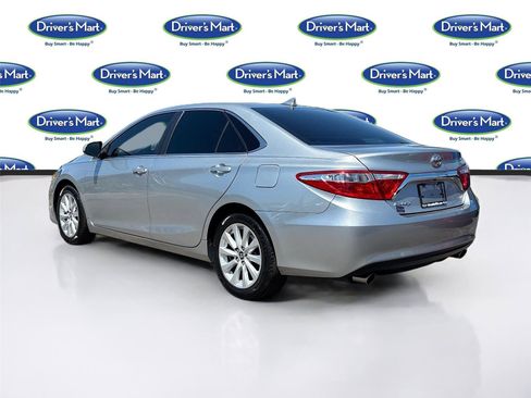 Used 2017 Toyota Camry XLE w/ Advanced Technology Package FWD image 5