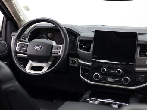 Used 2022 Ford Expedition XLT AWD/4WD image 41