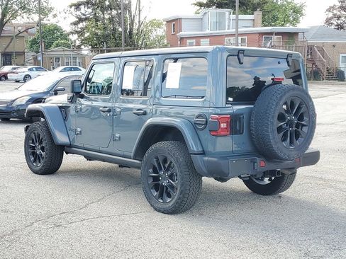 Used 2025 Jeep Wrangler Unlimited Sahara AWD/4WD image 3