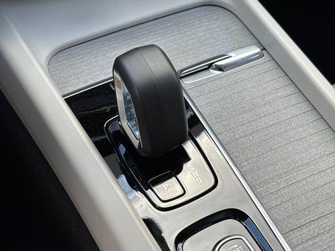 New 2025 Volvo V60 B5 Cross Country Plus w/ Protection Package Premier image 19