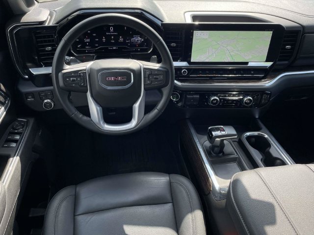 Used 2025 GMC Sierra 1500 Elevation w/ Elevation Premium Package AWD/4WD image 4