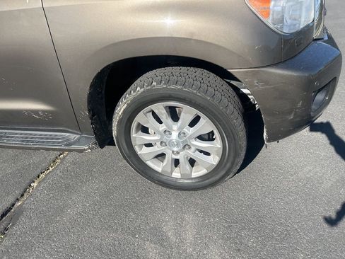 Used 2013 Toyota Sequoia Platinum AWD/4WD image 12