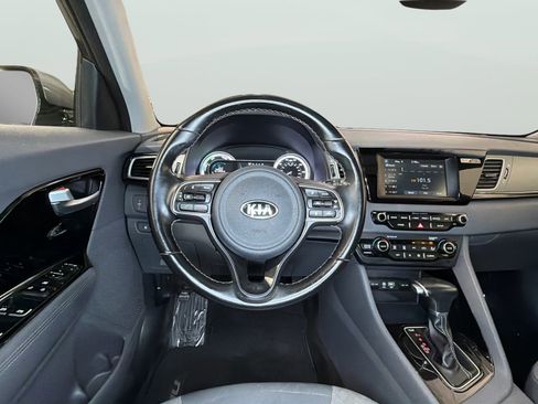 Used 2017 Kia Niro EX FWD image 17