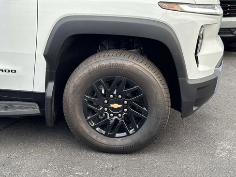 New 2025 Chevrolet Silverado EV LT image 26