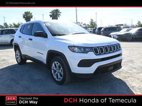 Used 2024 Jeep Compass Sport AWD/4WD image 3