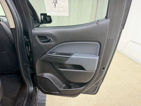 Used 2017 Chevrolet Colorado Z71 image 12