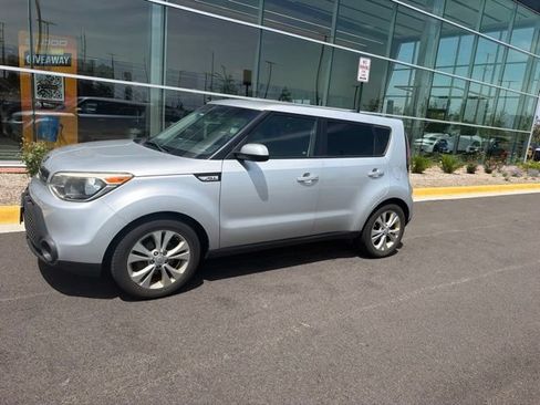 Used 2015 Kia Soul + w/ Audio Package FWD image 3