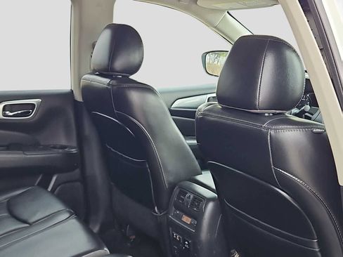 Used 2020 Nissan Pathfinder SL FWD image 17