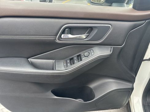 Used 2021 Nissan Rogue SV w/ Premium Package image 20