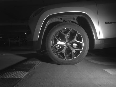 Used 2025 Jeep Compass Limited AWD/4WD image 12