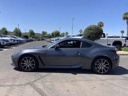 Used 2022 Toyota GR86 RWD image 4