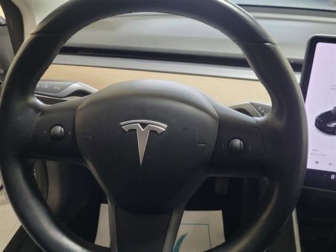 Used 2018 Tesla Model 3 Long Range image 3