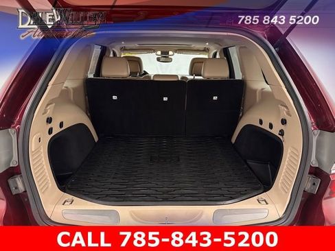 Used 2017 Jeep Grand Cherokee Limited image 22