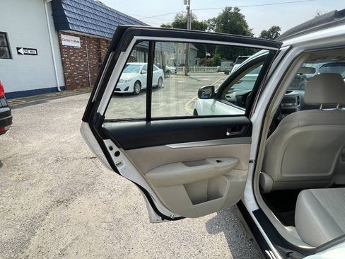 Used 2013 Subaru Outback 2.5i AWD/4WD image 15