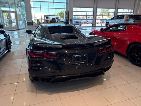 Used 2023 Chevrolet Corvette Stingray Premium Conv w/ Z51 Performance Package RWD image 6