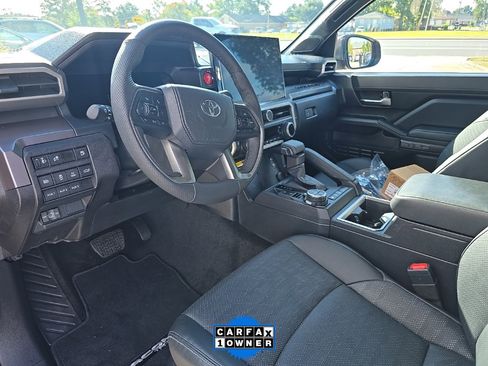Used 2025 Toyota Tacoma TRD Sport image 7
