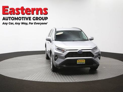 Used 2021 Toyota RAV4 XLE w/ XLE Grade Weather Package AWD/4WD image 53