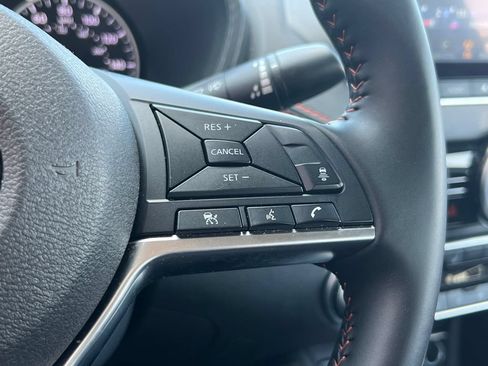 Used 2025 Nissan Sentra SR FWD image 23