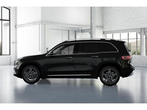 Used 2026 Mercedes-Benz GLB 250 4MATIC image 33