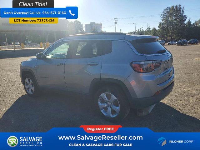 Used 2018 Jeep Compass Latitude FWD image 3