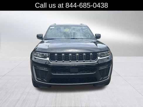 New 2026 Jeep Grand Cherokee Limited RWD image 2