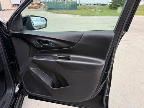 Used 2018 Chevrolet Equinox LT w/ Sun & Infotainment Package AWD/4WD image 23