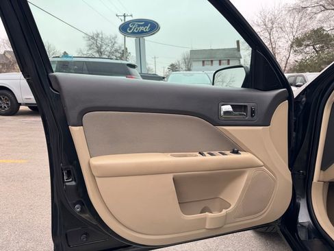 Used 2010 Ford Fusion SE image 11
