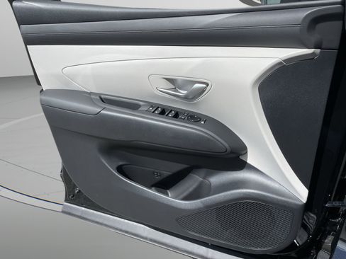 Certified 2026 Hyundai Tucson SE FWD image 16